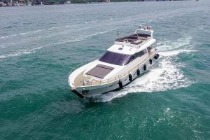 Blue-Yacht-12