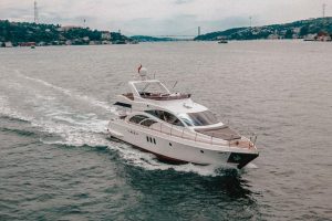 Blue-Yacht-2-7